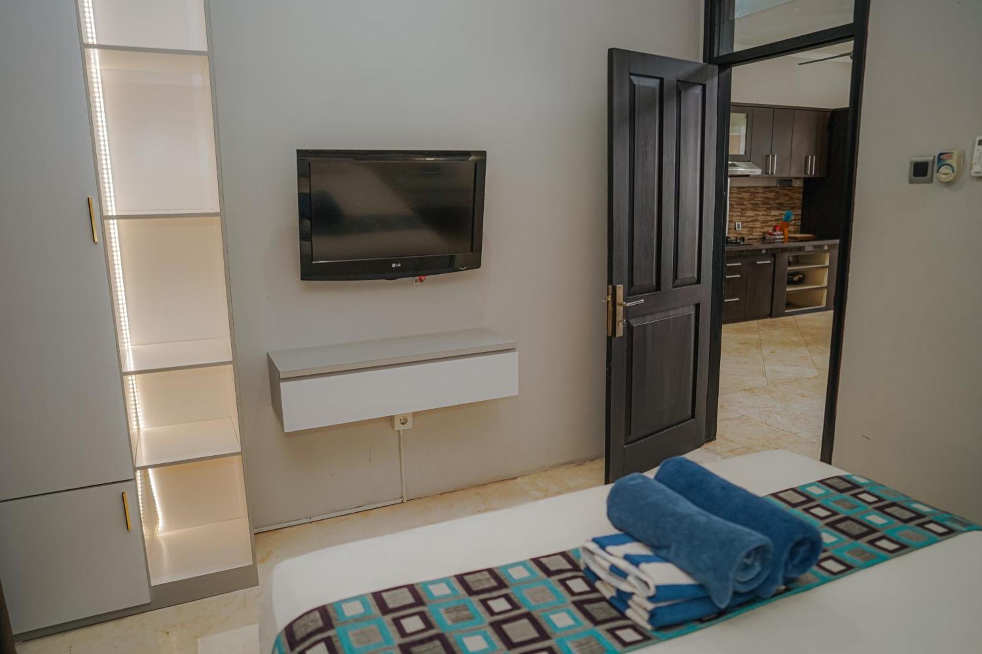 4 Bedroom Villa Kuta Regency B10 Exteriör bild